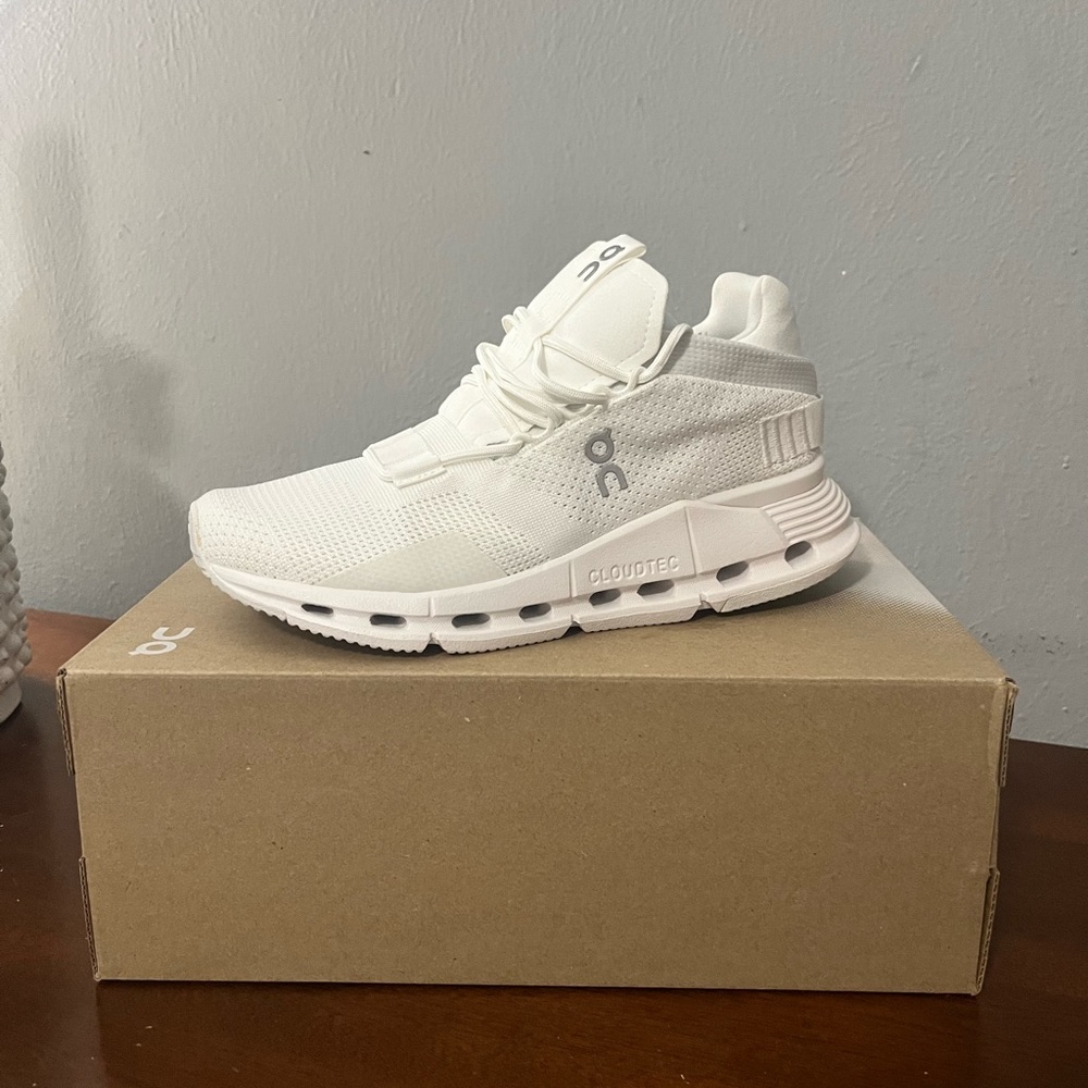 NWT ON running cloudtec sneakers